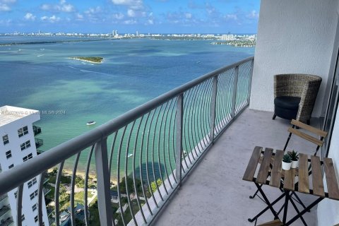 Condo in Miami, Florida, 1 bedroom  № 1222053 - photo 1