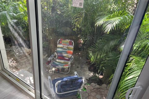 Condo in Miami Beach, Florida, 1 bedroom  № 1074546 - photo 7