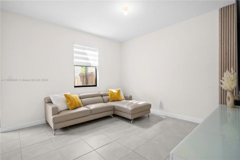 Townhouse in Miami, Florida 3 bedrooms, 157.47 sq.m. № 1375581 - photo 8