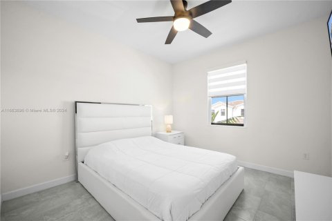 Townhouse in Miami, Florida 3 bedrooms, 157.47 sq.m. № 1375581 - photo 30