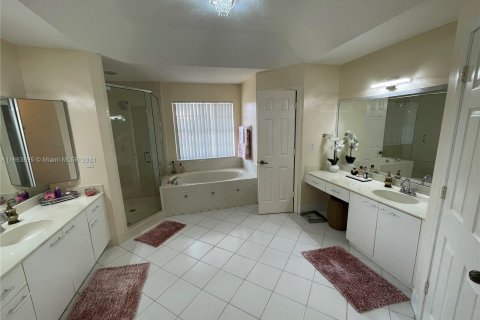 Villa ou maison à vendre à Boca Raton, Floride: 5 chambres, 276.48 m2 № 1375580 - photo 11