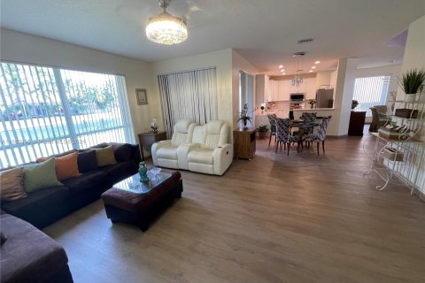 Casa en venta en Boca Raton, Florida, 5 dormitorios, 276.48 m2 № 1375580 - foto 18