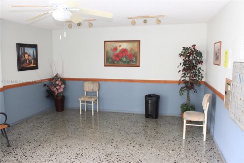 Copropriété à vendre à Lauderdale Lakes, Floride: 2 chambres, 102.38 m2 № 1160187 - photo 19