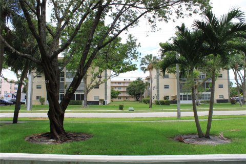 Condominio en venta en Lauderdale Lakes, Florida, 2 dormitorios, 102.38 m2 № 1160187 - foto 18