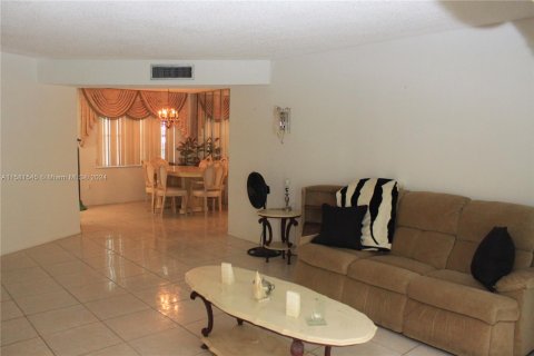 Copropriété à vendre à Lauderdale Lakes, Floride: 2 chambres, 102.38 m2 № 1160187 - photo 8