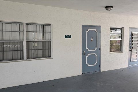 Copropriété à vendre à Lauderdale Lakes, Floride: 2 chambres, 102.38 m2 № 1160187 - photo 5