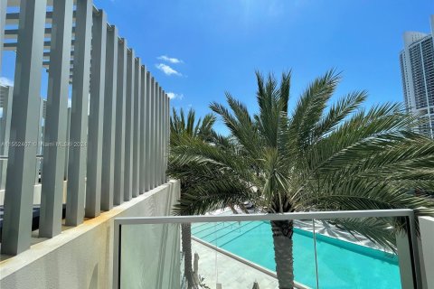 Copropriété à vendre à Sunny Isles Beach, Floride: 21.37 m2 № 1072224 - photo 6