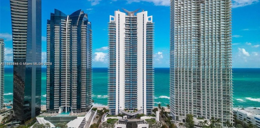 Condo in Sunny Isles Beach, Florida, 3 bedrooms  № 1396290