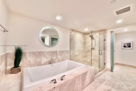 Condo in Sunny Isles Beach, Florida, 3 bedrooms  № 1396290 - photo 23