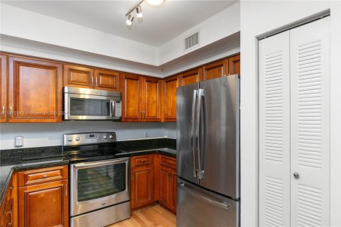 Condo in Hollywood, Florida, 2 bedrooms  № 1396247 - photo 9