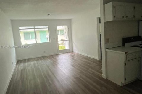 Casa en alquiler en Hollywood, Florida, 1 dormitorio, 55.28 m2 № 1396246 - foto 7