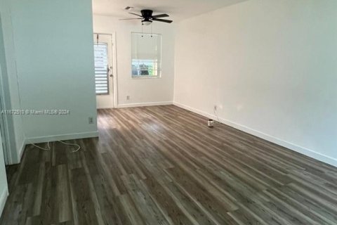 Casa en alquiler en Hollywood, Florida, 1 dormitorio, 55.28 m2 № 1396246 - foto 6