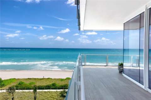 Condominio en venta en Surfside, Florida, 4 dormitorios, 494.33 m2 № 1320963 - foto 14