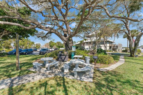 Condo in Stuart, Florida, 2 bedrooms  № 1033716 - photo 5