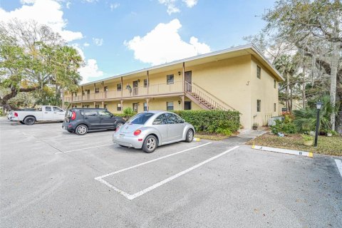 Condo in Vero Beach, Florida, 2 bedrooms  № 1284098 - photo 1