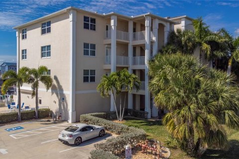 Copropriété à vendre à Punta Gorda, Floride: 3 chambres, 187.76 m2 № 1027778 - photo 1