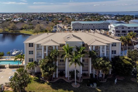 Copropriété à vendre à Punta Gorda, Floride: 3 chambres, 187.76 m2 № 1027778 - photo 2