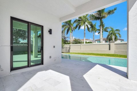 Casa en venta en Hollywood, Florida, 6 dormitorios, 442.59 m2 № 1387877 - foto 17