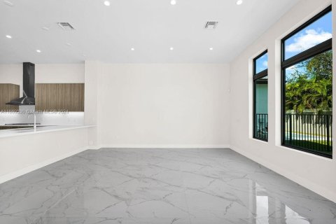 Casa en venta en Hollywood, Florida, 6 dormitorios, 442.59 m2 № 1387877 - foto 26