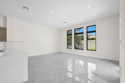 Casa en venta en Hollywood, Florida, 6 dormitorios, 442.59 m2 № 1387877 - foto 25