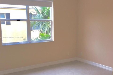 Condo in Fort Lauderdale, Florida, 2 bedrooms  № 1388060 - photo 12