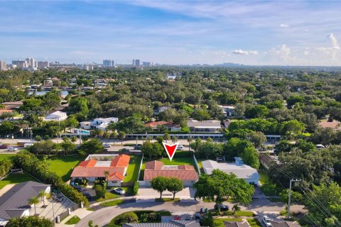 Villa ou maison à vendre à Miami, Floride: 4 chambres, 254.55 m2 № 1387875 - photo 1