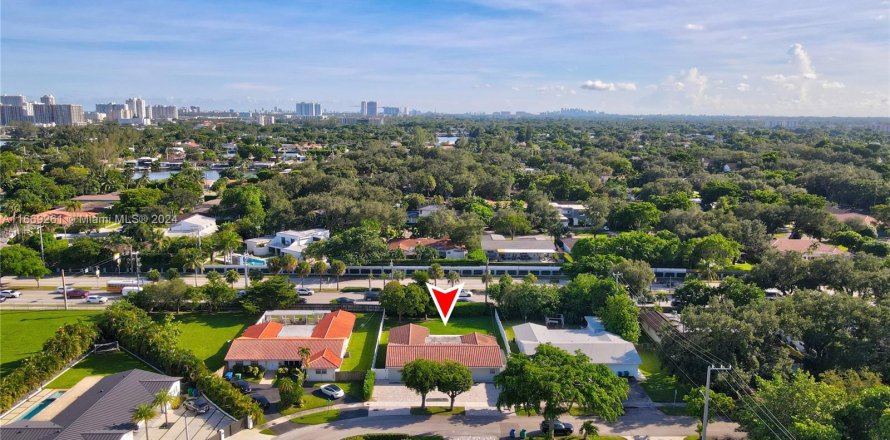 Villa ou maison à Miami, Floride 4 chambres, 254.55 m2 № 1387875