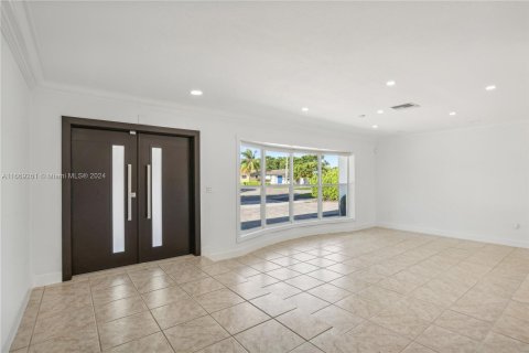 House in Miami, Florida 4 bedrooms, 254.55 sq.m. № 1387875 - photo 22