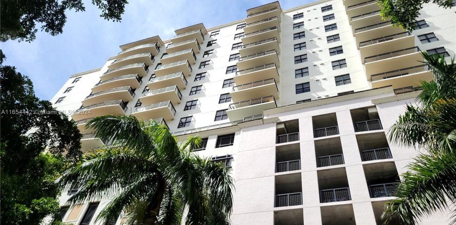 Condominio en Coral Gables, Florida, 2 dormitorios  № 1352153