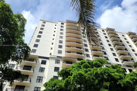 Condominio en venta en Coral Gables, Florida, 2 dormitorios, 100.33 m2 № 1352153 - foto 19