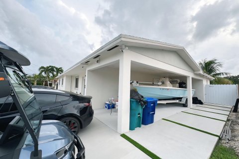 Villa ou maison à vendre à Hialeah, Floride: 4 chambres, 151.24 m2 № 1352152 - photo 4