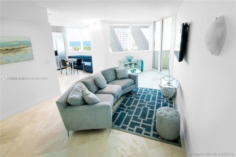 Condominio en venta en Miami Beach, Florida, 1 dormitorio, 101.26 m2 № 1073027 - foto 2