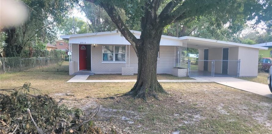 House in Tampa, Florida 3 bedrooms, 97.83 sq.m. № 1419221