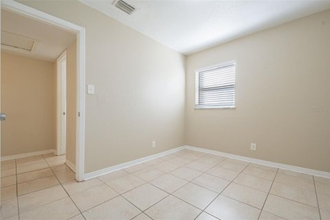 House in Tampa, Florida 3 bedrooms, 97.83 sq.m. № 1419221 - photo 23