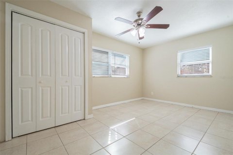 House in Tampa, Florida 3 bedrooms, 97.83 sq.m. № 1419221 - photo 26