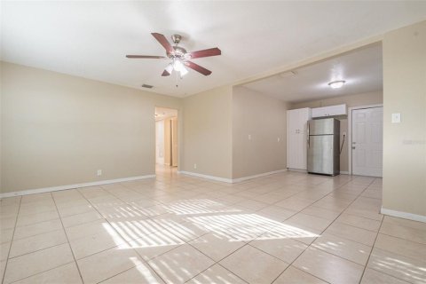 House in Tampa, Florida 3 bedrooms, 97.83 sq.m. № 1419221 - photo 8