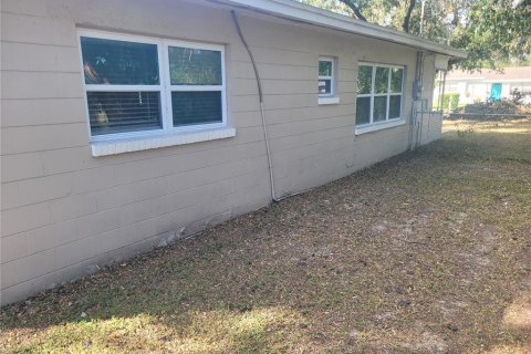 House in Tampa, Florida 3 bedrooms, 97.83 sq.m. № 1419221 - photo 3