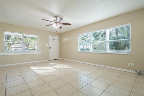 House in Tampa, Florida 3 bedrooms, 97.83 sq.m. № 1419221 - photo 6