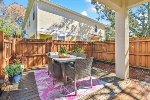 Townhouse in Tampa, Florida 2 bedrooms, 123.37 sq.m. № 1024787 - photo 10