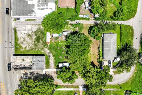 Terreno en venta en Miami, Florida № 1348093 - foto 12