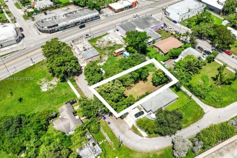 Terreno en venta en Miami, Florida № 1348093 - foto 3