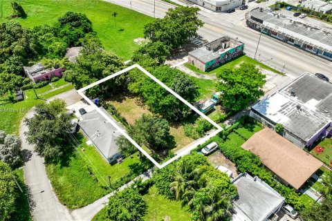 Terreno en venta en Miami, Florida № 1348093 - foto 4