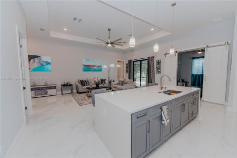 Casa en venta en Lehigh Acres, Florida, 4 dormitorios, 177.91 m2 № 1348137 - foto 7