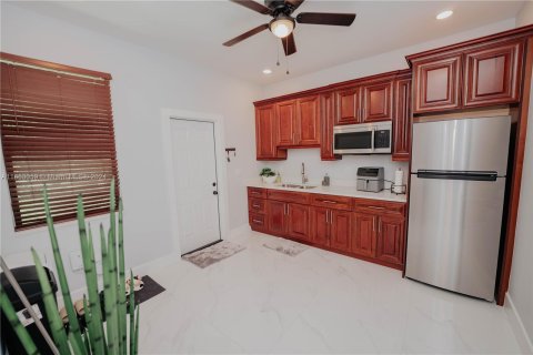 Casa en venta en Lehigh Acres, Florida, 4 dormitorios, 177.91 m2 № 1348137 - foto 22