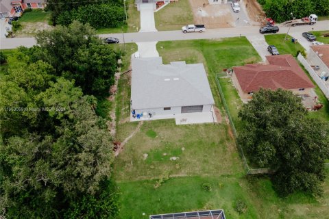 Villa ou maison à vendre à Lehigh Acres, Floride: 4 chambres, 177.91 m2 № 1348137 - photo 29