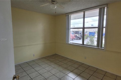 Copropriété à vendre à Fort Lauderdale, Floride: 2 chambres, 90.12 m2 № 1345361 - photo 16