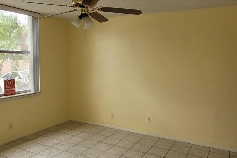 Condo in Fort Lauderdale, Florida, 2 bedrooms  № 1345361 - photo 13