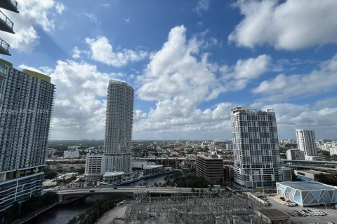 Condominio en venta en Miami, Florida, 1 dormitorio, 73.3 m2 № 1441655 - foto 2