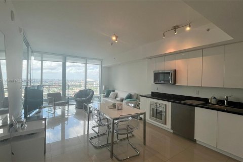 Condominio en venta en Miami, Florida, 1 dormitorio, 73.3 m2 № 1441655 - foto 12