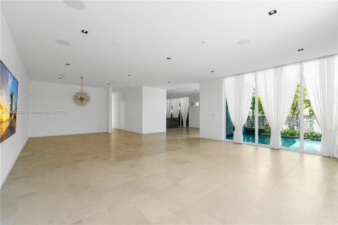 House in Miami Beach, Florida 4 bedrooms № 1399423 - photo 15